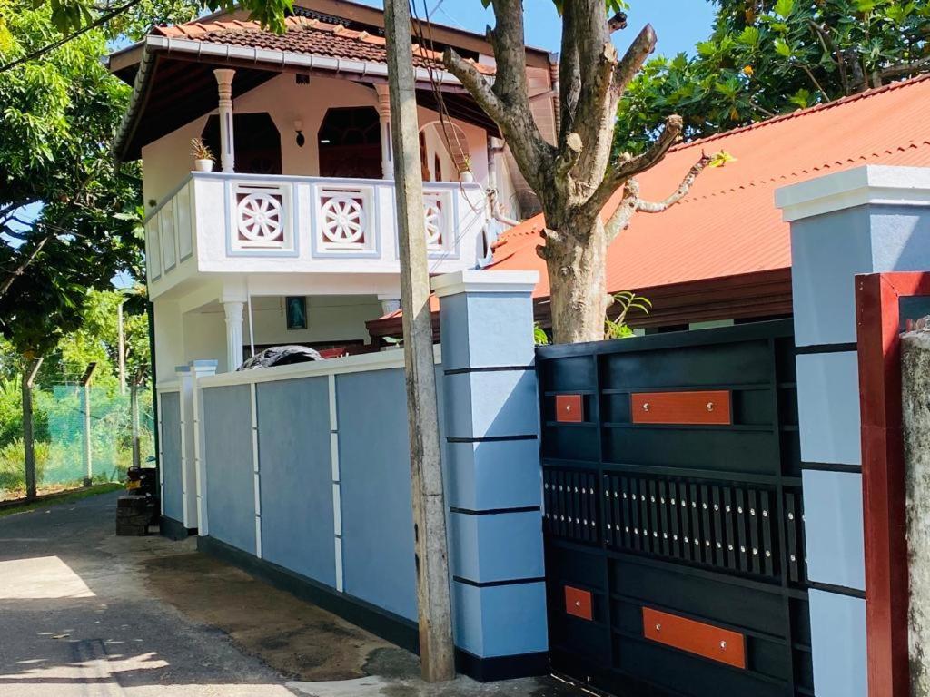 Antonio Transit Katunayake Aparthotel Exterior photo